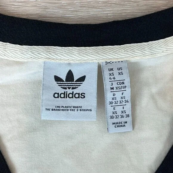 adidas Cream and Green T-shirt - Size XS - Picture 3 of 3